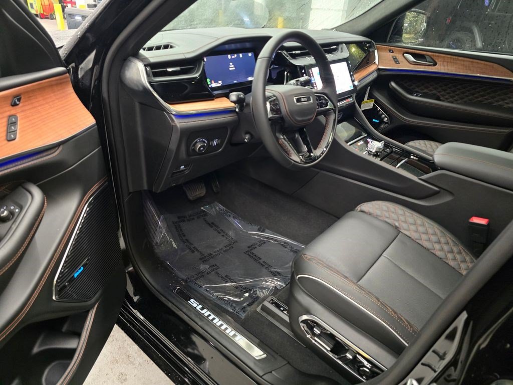 New 2026 Jeep Grand Cherokee Summit w/ Obsidian Package AWD/4WD image 15