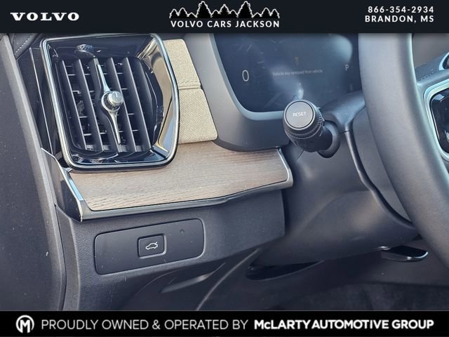 New 2026 Volvo XC90 B6 Plus w/ Protection Package Premier image 17