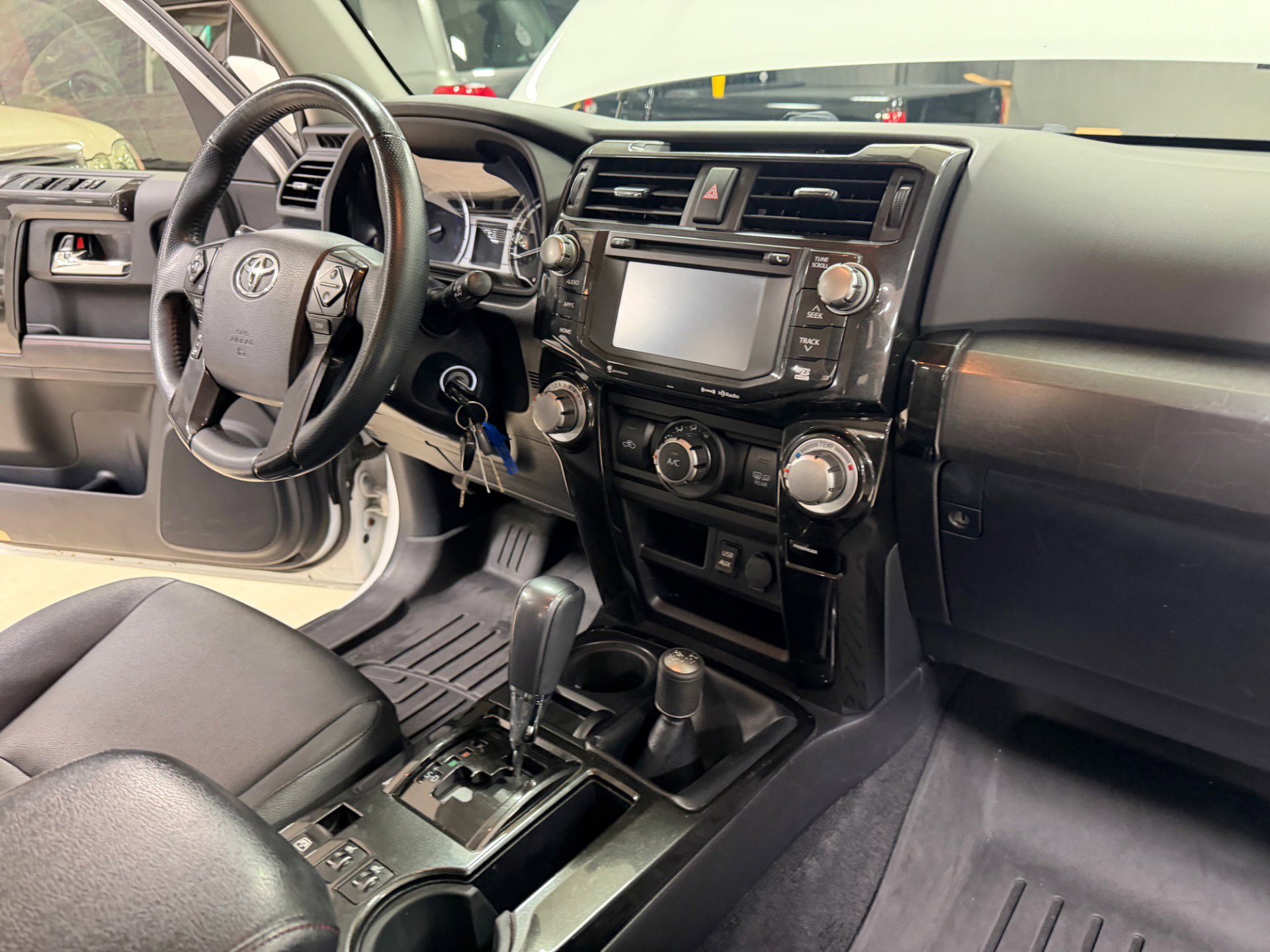 Used 2016 Toyota 4Runner Trail Premium AWD/4WD image 31
