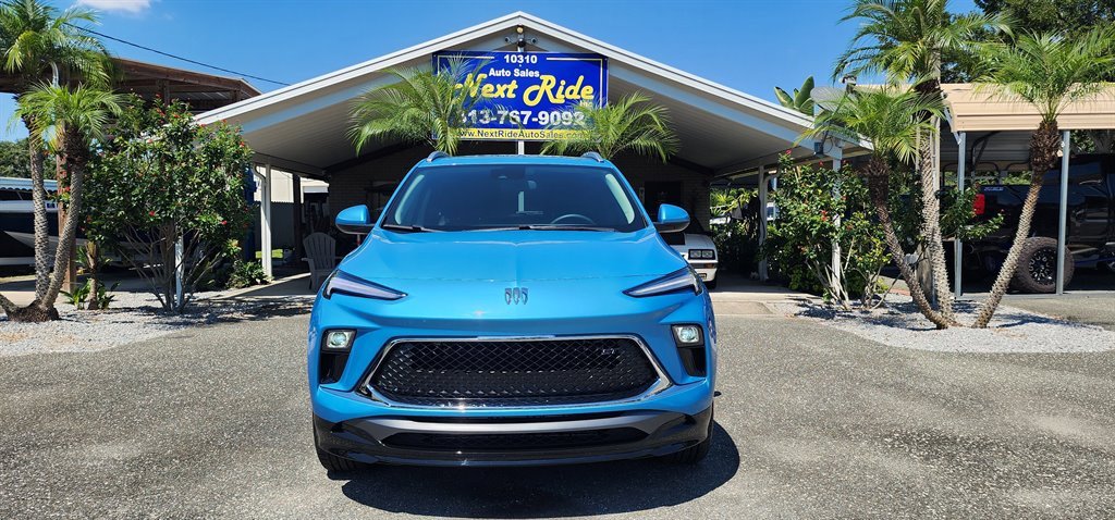 Used 2025 Buick Encore GX Sport Touring image 3