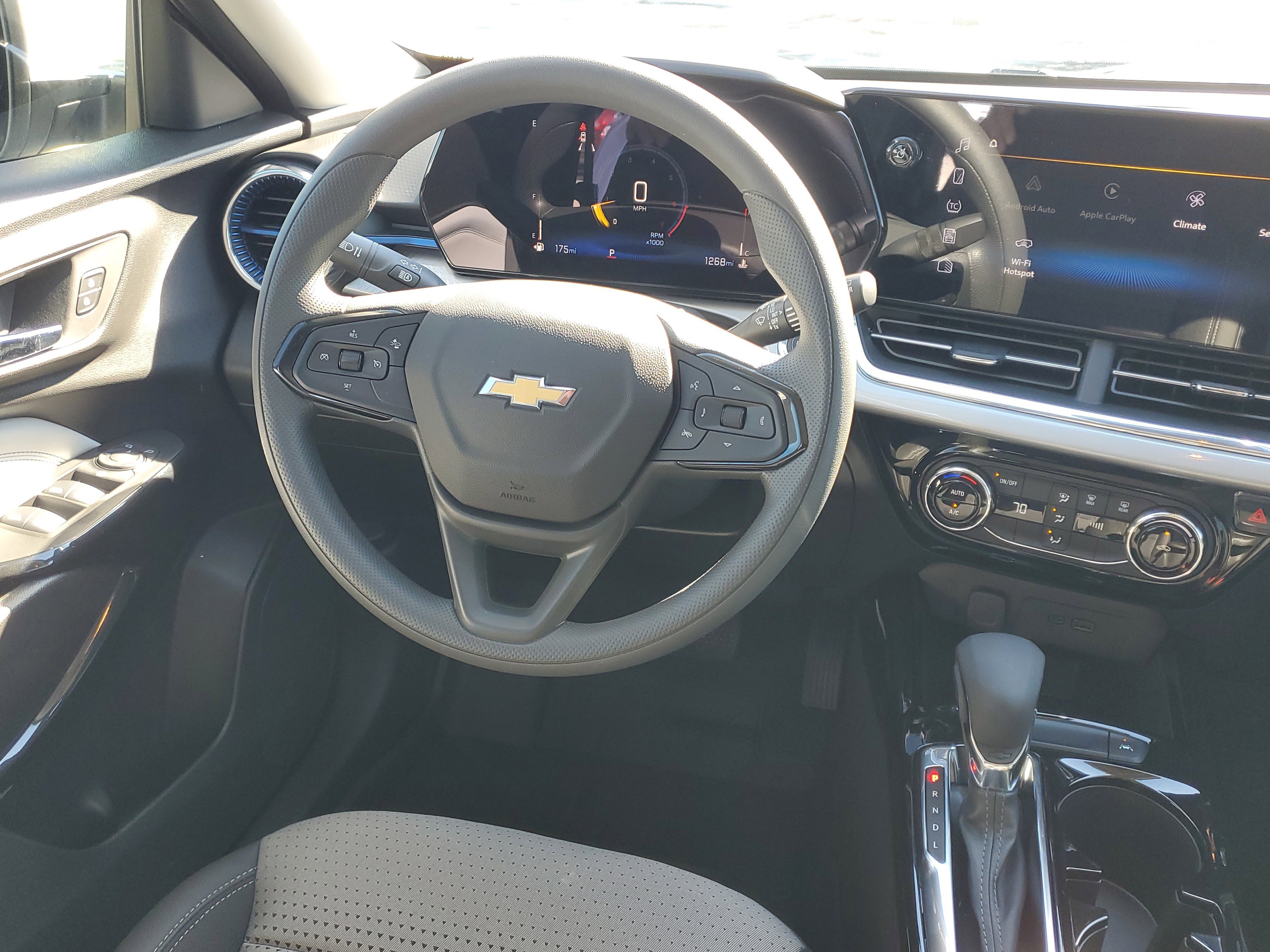 Used 2025 Chevrolet Trax LT image 16