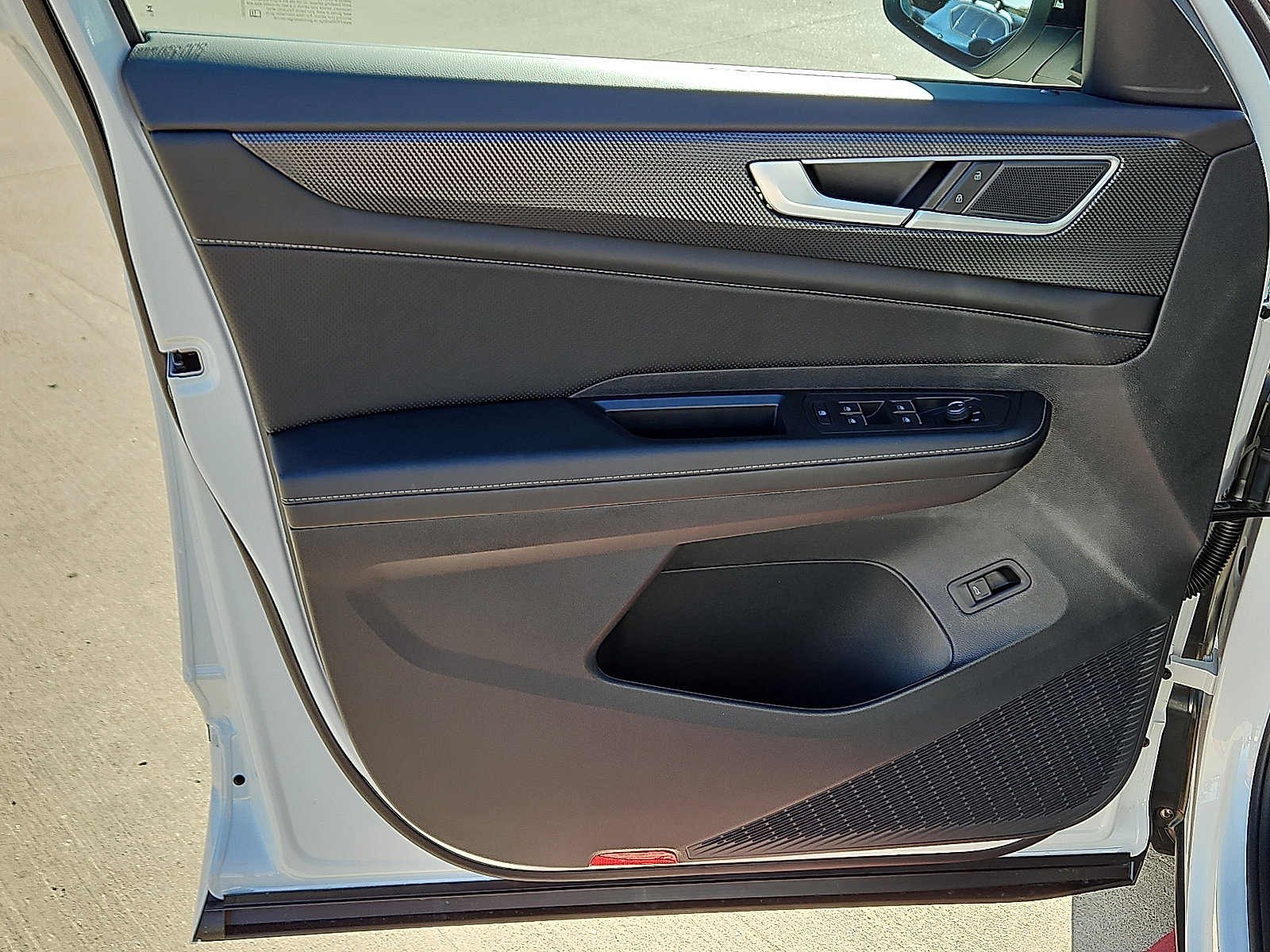 New 2026 Volkswagen Atlas Cross Sport SEL R-Line image 15