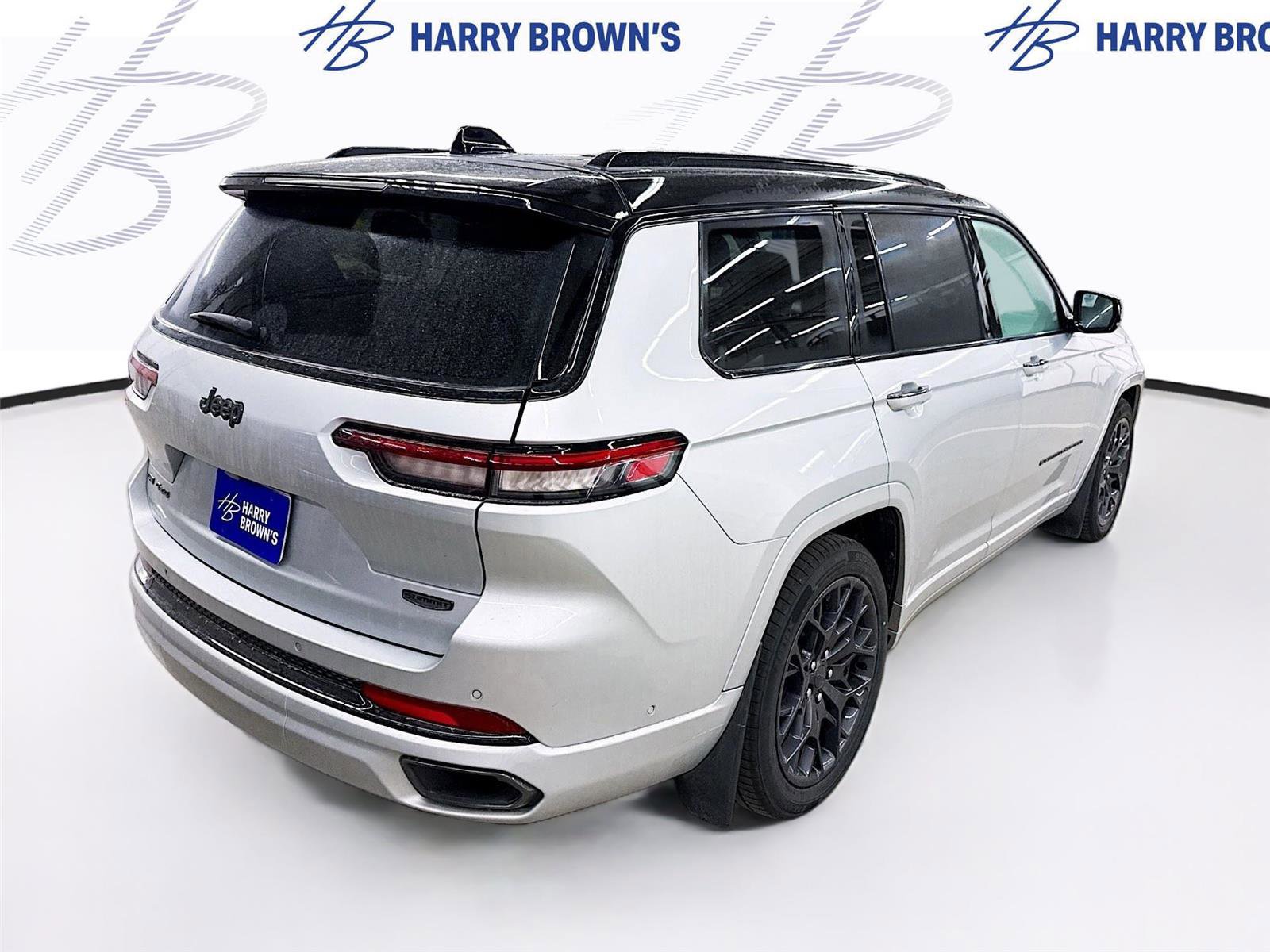 Used 2023 Jeep Grand Cherokee L Summit image 10