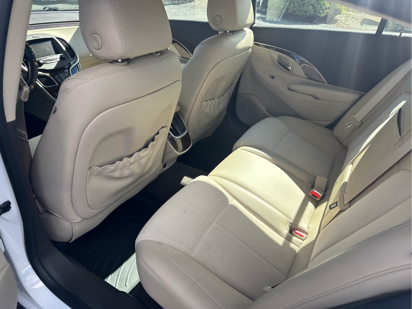 Used 2015 Buick LaCrosse FWD image 9