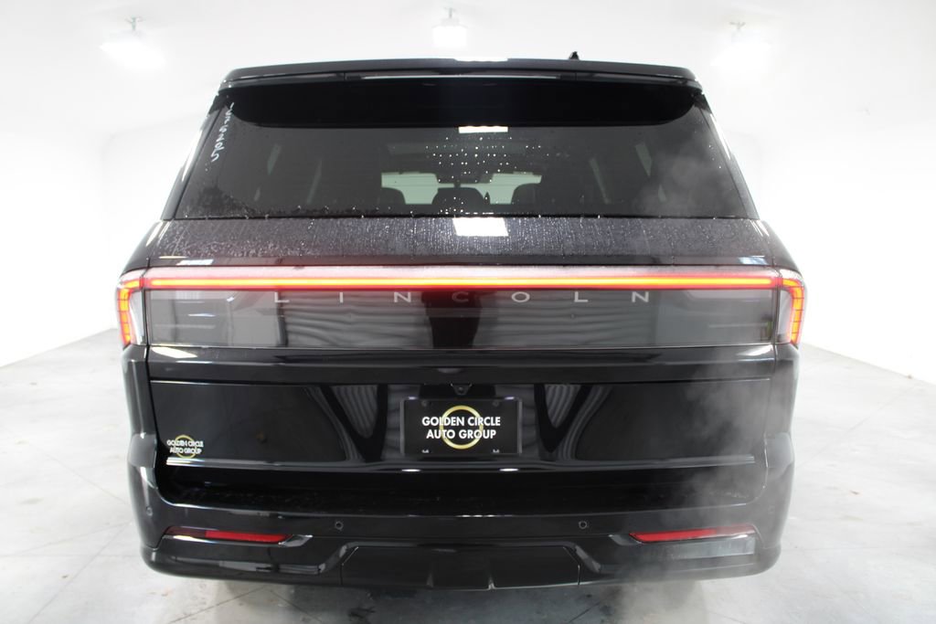 New 2026 Lincoln Navigator L Reserve w/ Jet Appearance Package AWD/4WD image 7