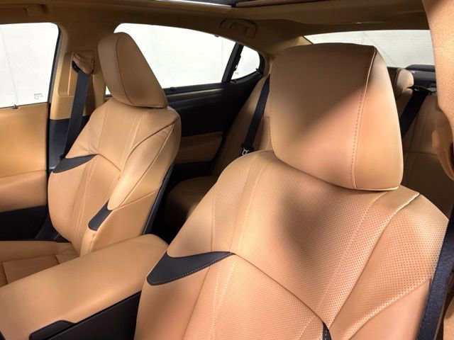 New 2025 Lexus ES 350 Ultra Luxury image 14