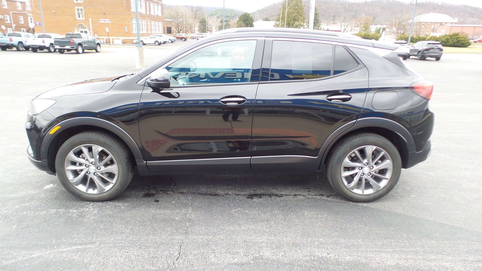 Used 2023 Buick Encore GX Essence w/ Advanced Technology Package image 5