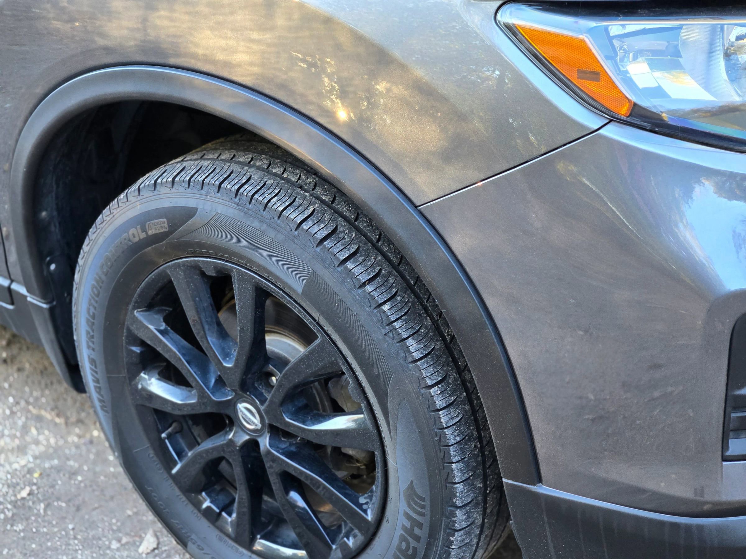 Used 2018 Nissan Rogue SV image 10