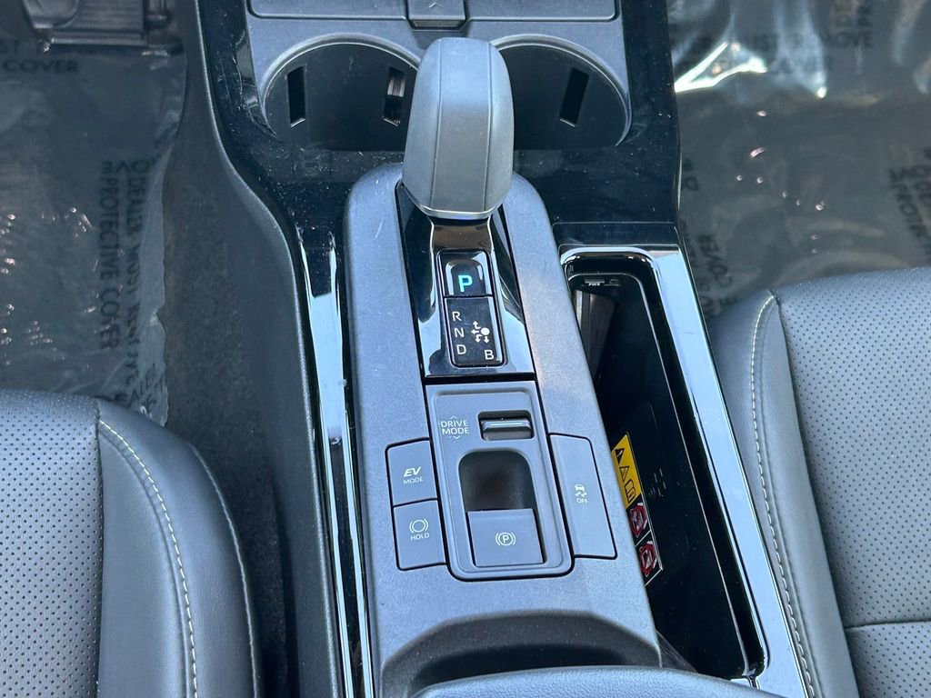 Used 2025 Toyota Prius XLE FWD image 20