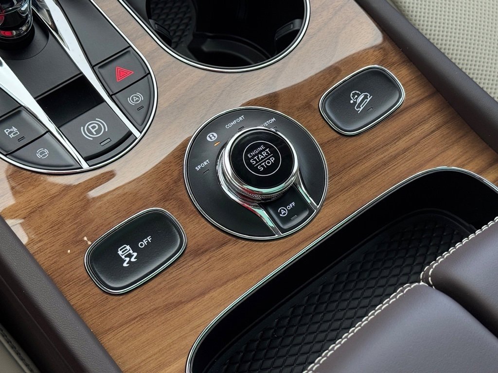 New 2025 Bentley Bentayga image 19