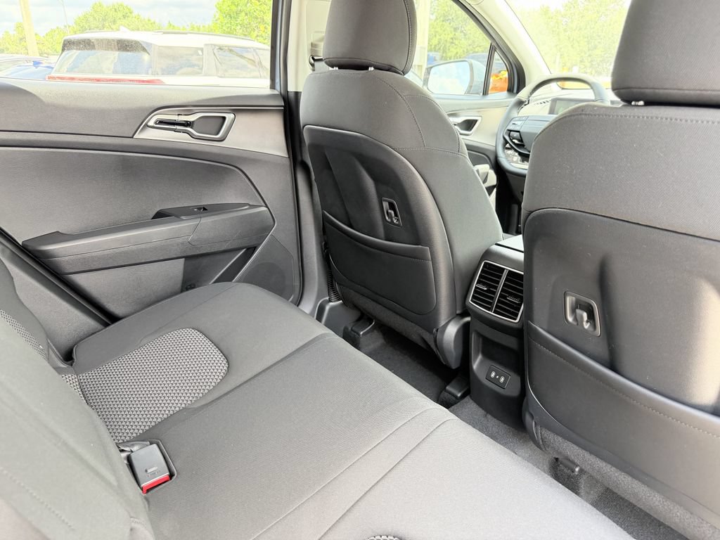 New 2027 Kia Sportage S FWD image 18