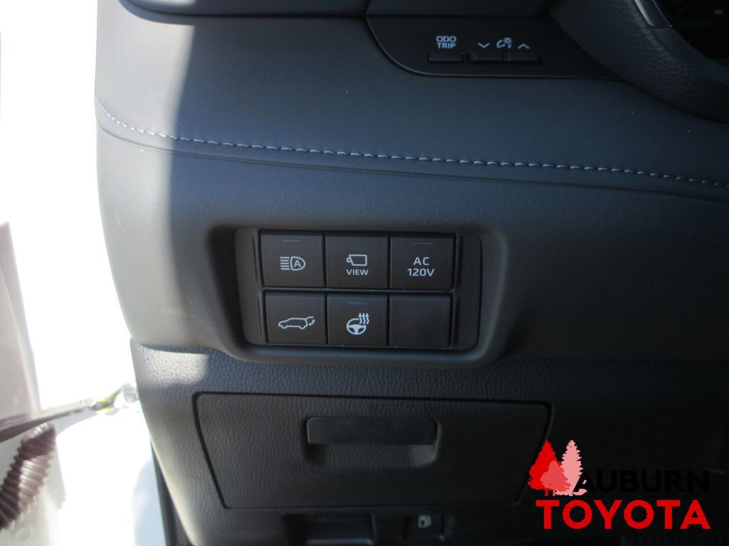 New 2026 Toyota Highlander Platinum image 13