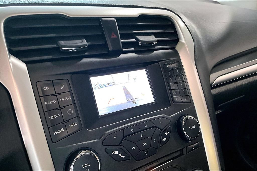 Used 2016 Ford Fusion SE FWD image 35