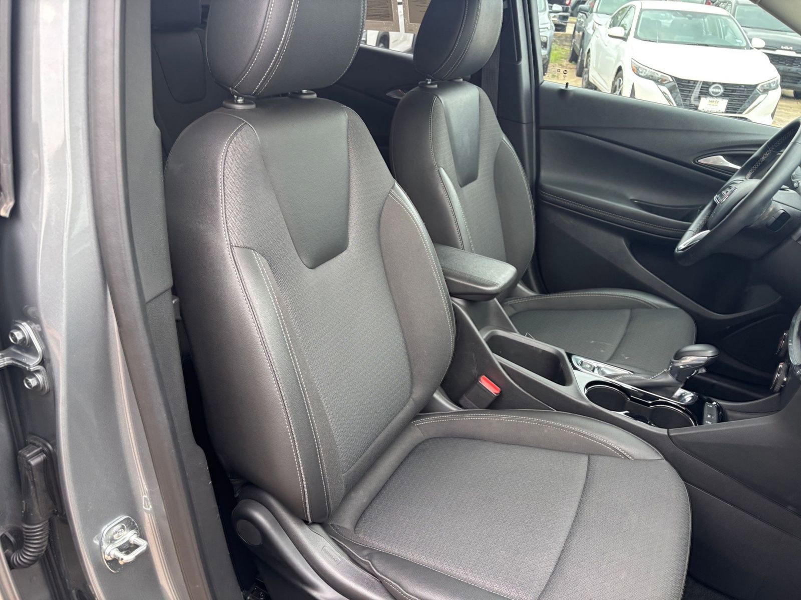 Used 2025 Buick Encore GX Preferred FWD image 35