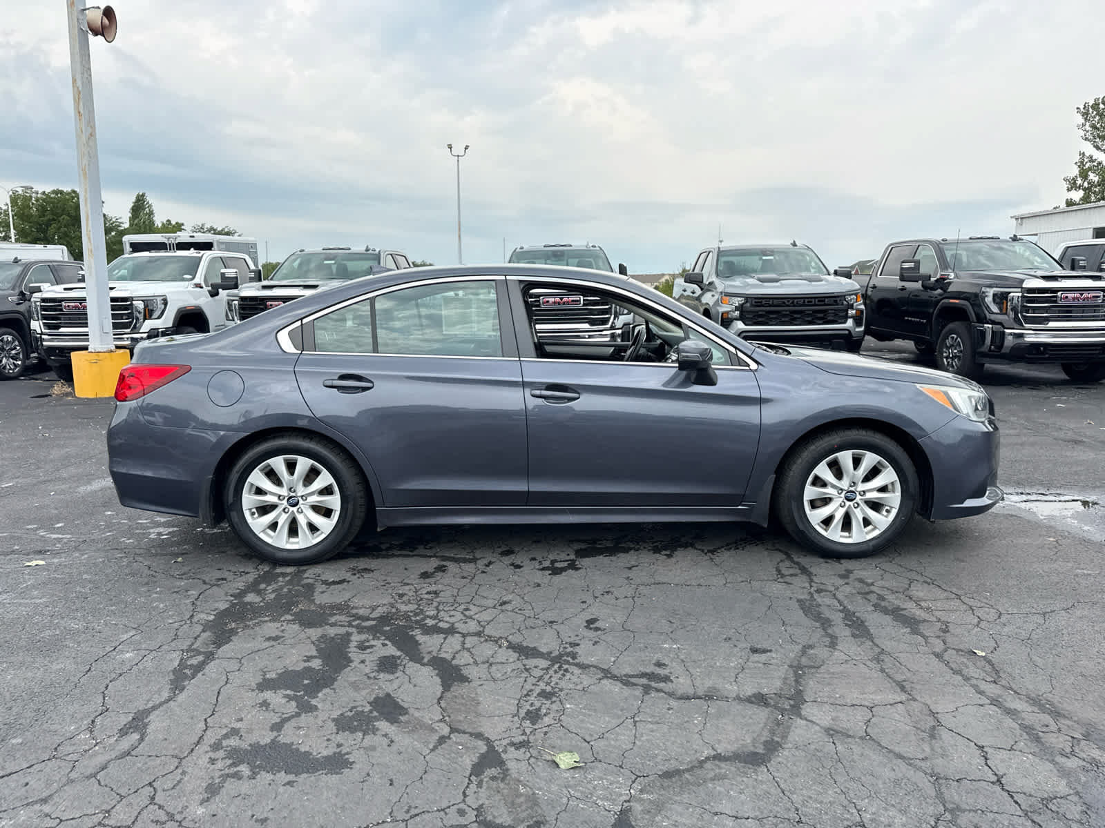Used 2016 Subaru Legacy 2.5i Premium AWD/4WD image 6