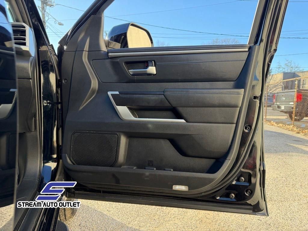 Used 2022 Toyota Tundra Platinum AWD/4WD image 18