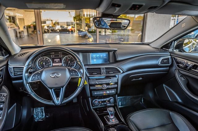 Used 2017 INFINITI QX30 Premium w/ Navigation Package FWD image 22