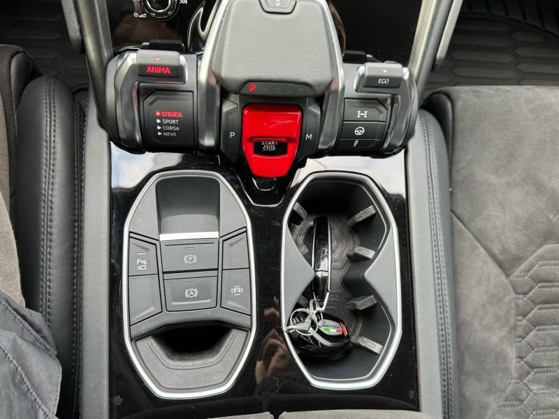 Used 2021 Lamborghini Urus image 17