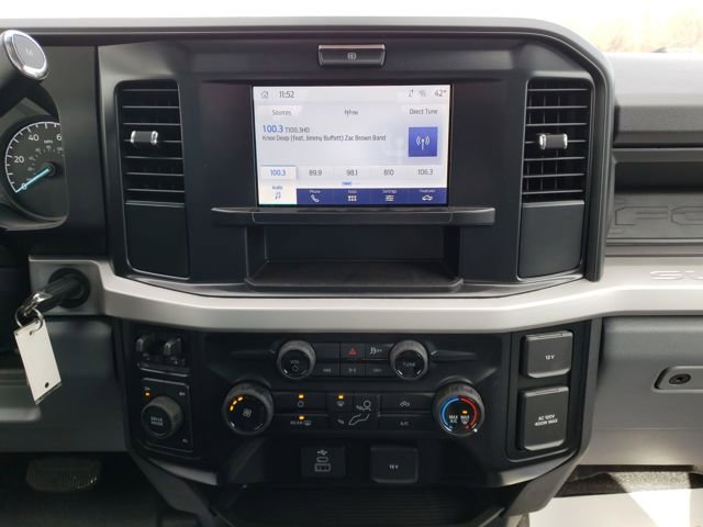 New 2025 Ford F550 4x4 Supercab Super Duty image 16