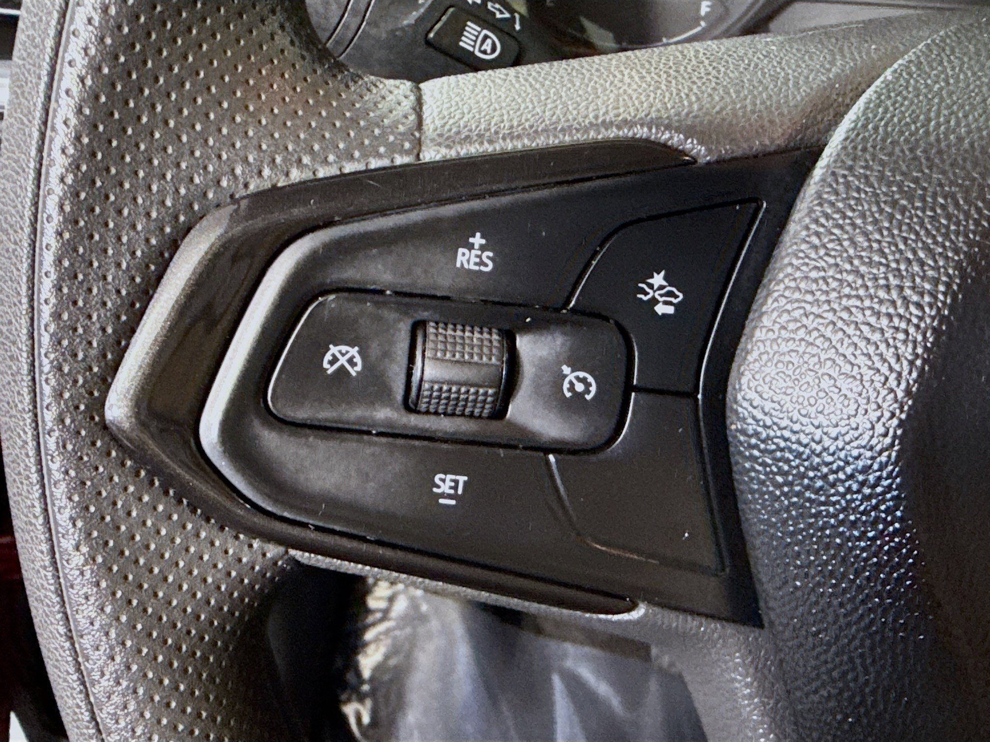 Used 2023 Chevrolet TrailBlazer LT w/ Convenience Package image 14