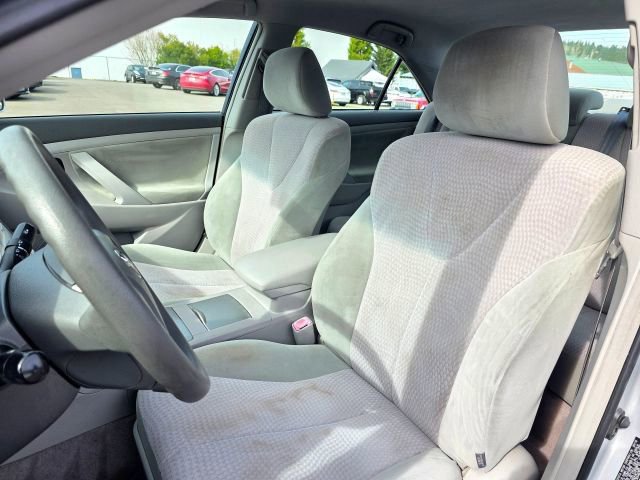 Used 2011 Toyota Camry LE image 27