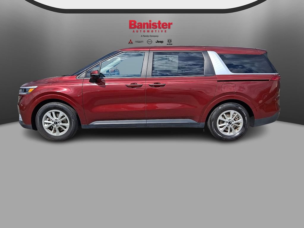 Used 2024 Kia Carnival LX FWD image 7
