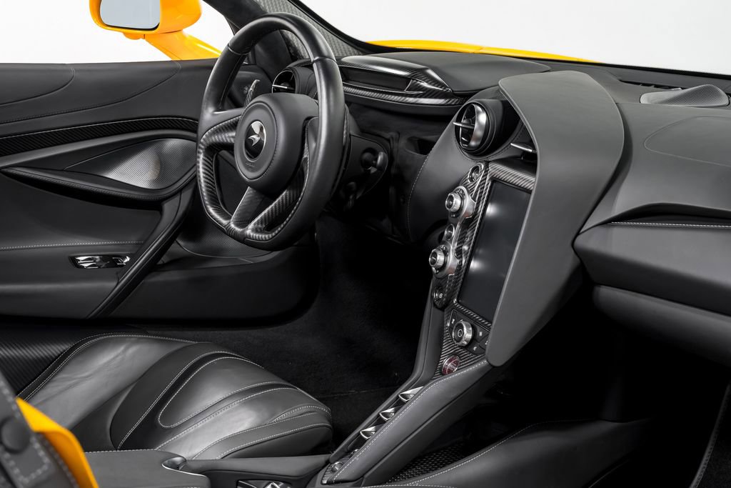 Used 2022 McLaren 720S Spider RWD image 25