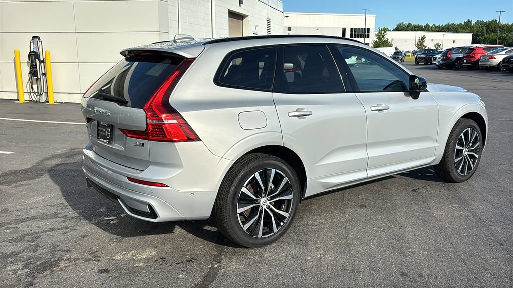 Certified 2025 Volvo XC60 B5 Plus AWD/4WD image 28