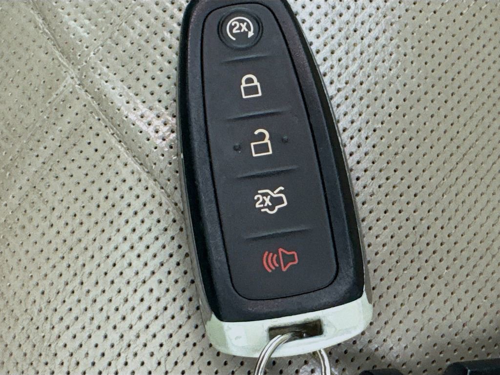 Used 2017 Lincoln Navigator Select RWD image 40