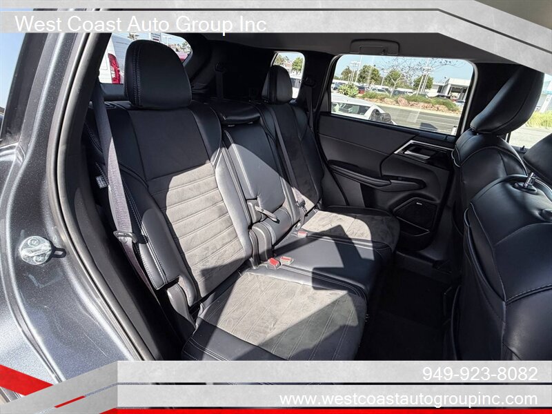 Used 2025 Mitsubishi Outlander SE AWD/4WD image 11