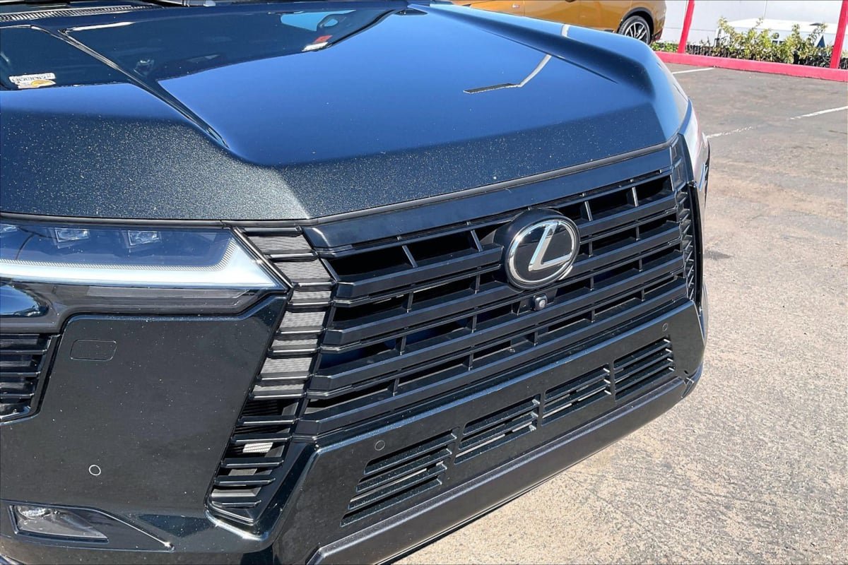 Used 2024 Lexus GX 550 w/ Accessory Package (Z1) AWD/4WD image 28