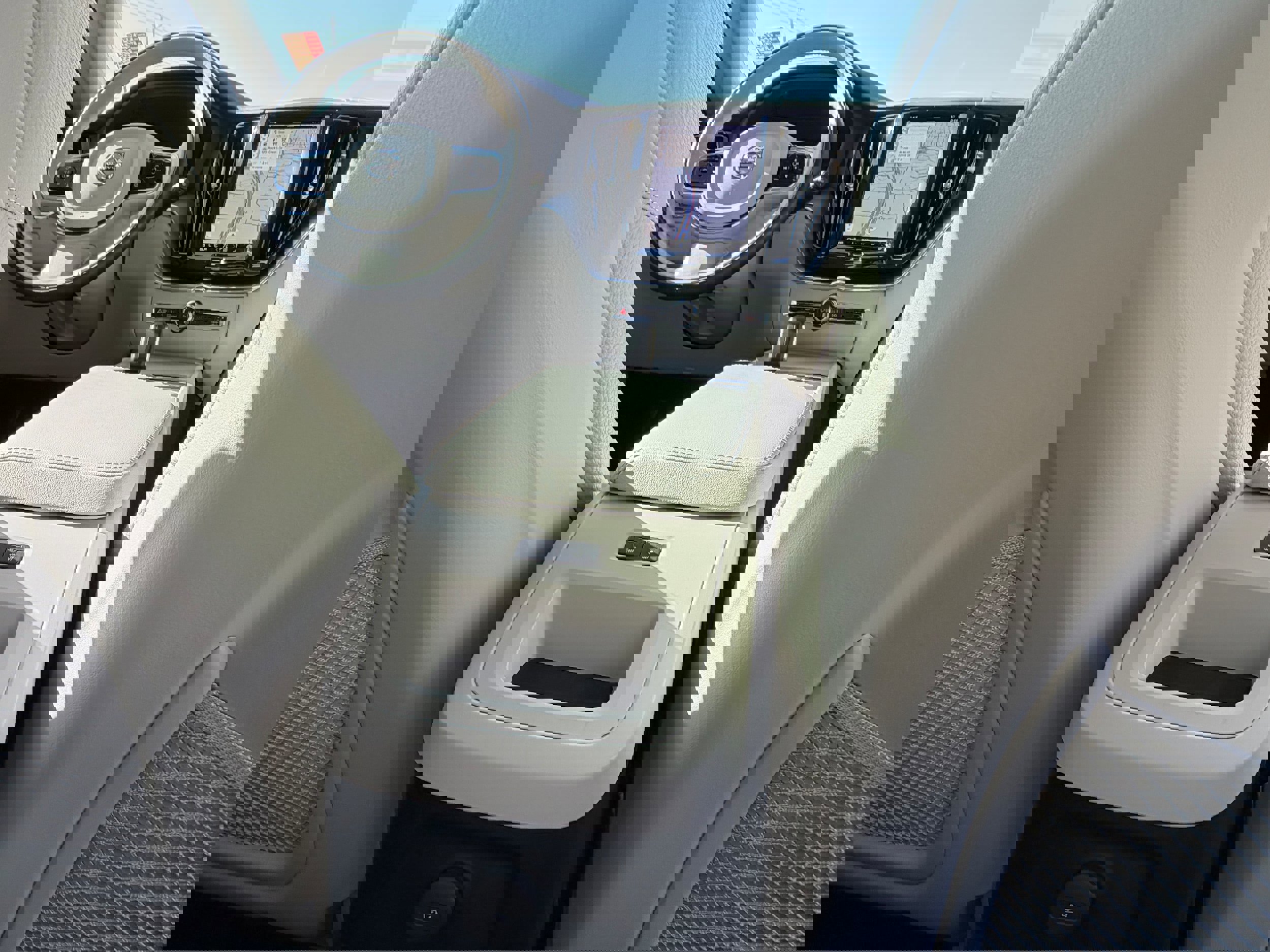 Used 2025 Volvo XC60 T8 Core w/ Protection Package Premier image 11