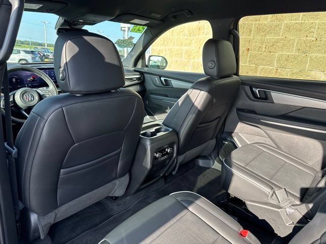 Used 2026 Buick Enclave Preferred FWD image 12