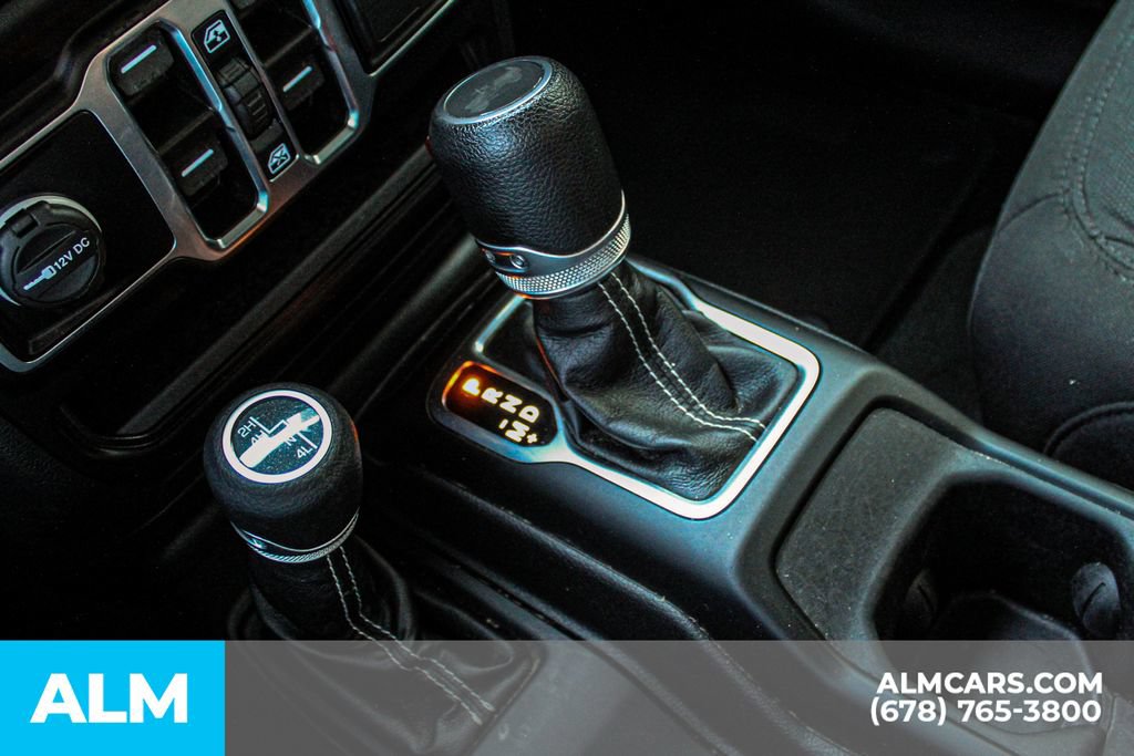 Used 2022 Jeep Wrangler Unlimited Sahara AWD/4WD image 32