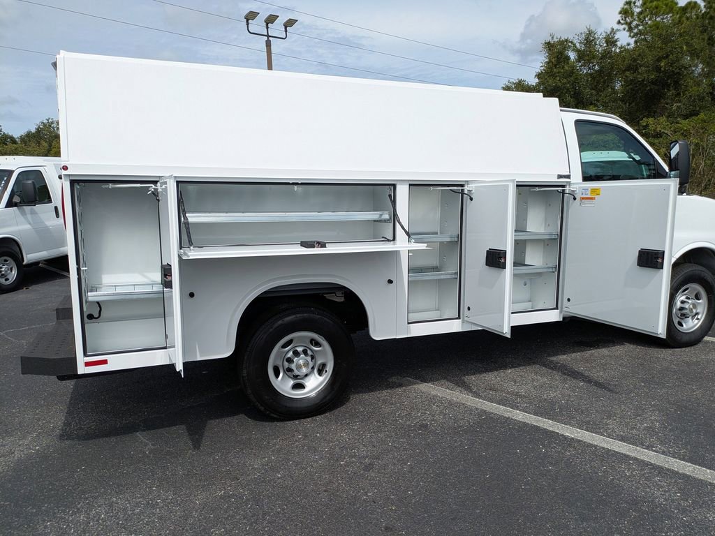 New 2025 Chevrolet Express 3500 w/ Power Convenience Package image 13