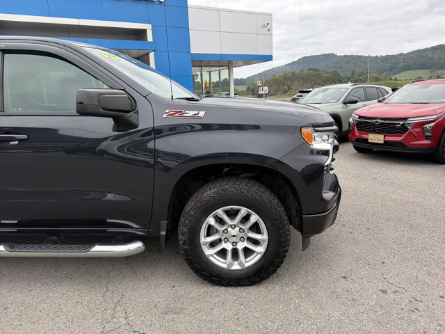 Used 2024 Chevrolet Silverado 1500 RST w/ Z71 Off-Road Package AWD/4WD image 2