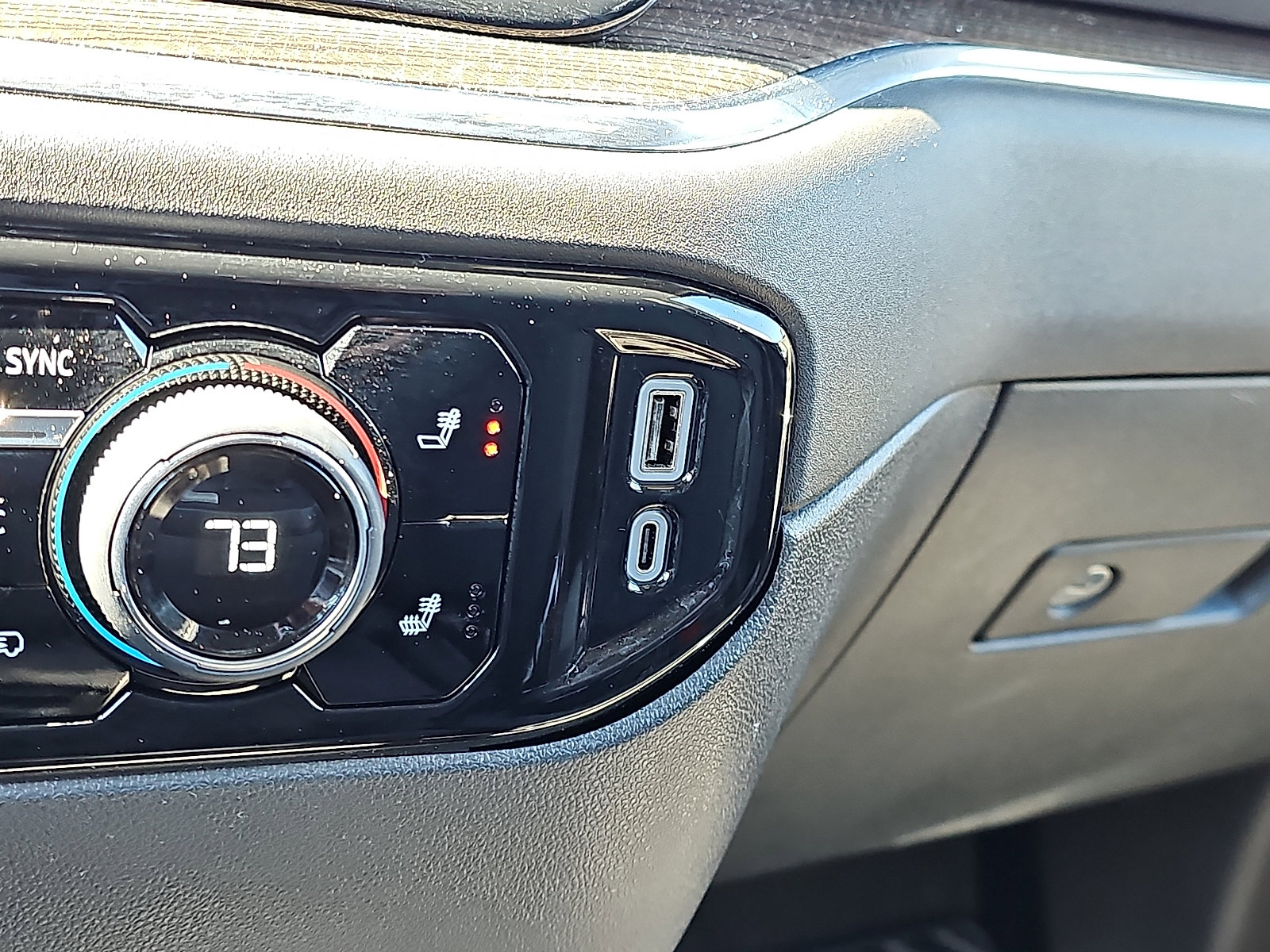 Used 2024 Chevrolet Silverado 1500 LT image 24