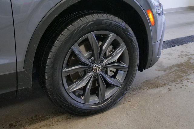 Used 2022 Volkswagen Tiguan SE image 8