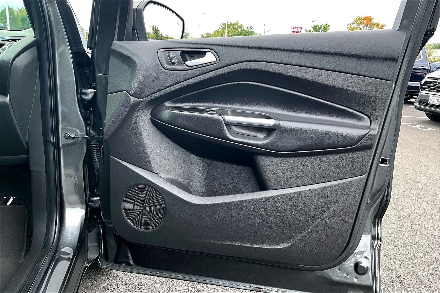 Used 2019 Ford Escape Titanium AWD/4WD image 23