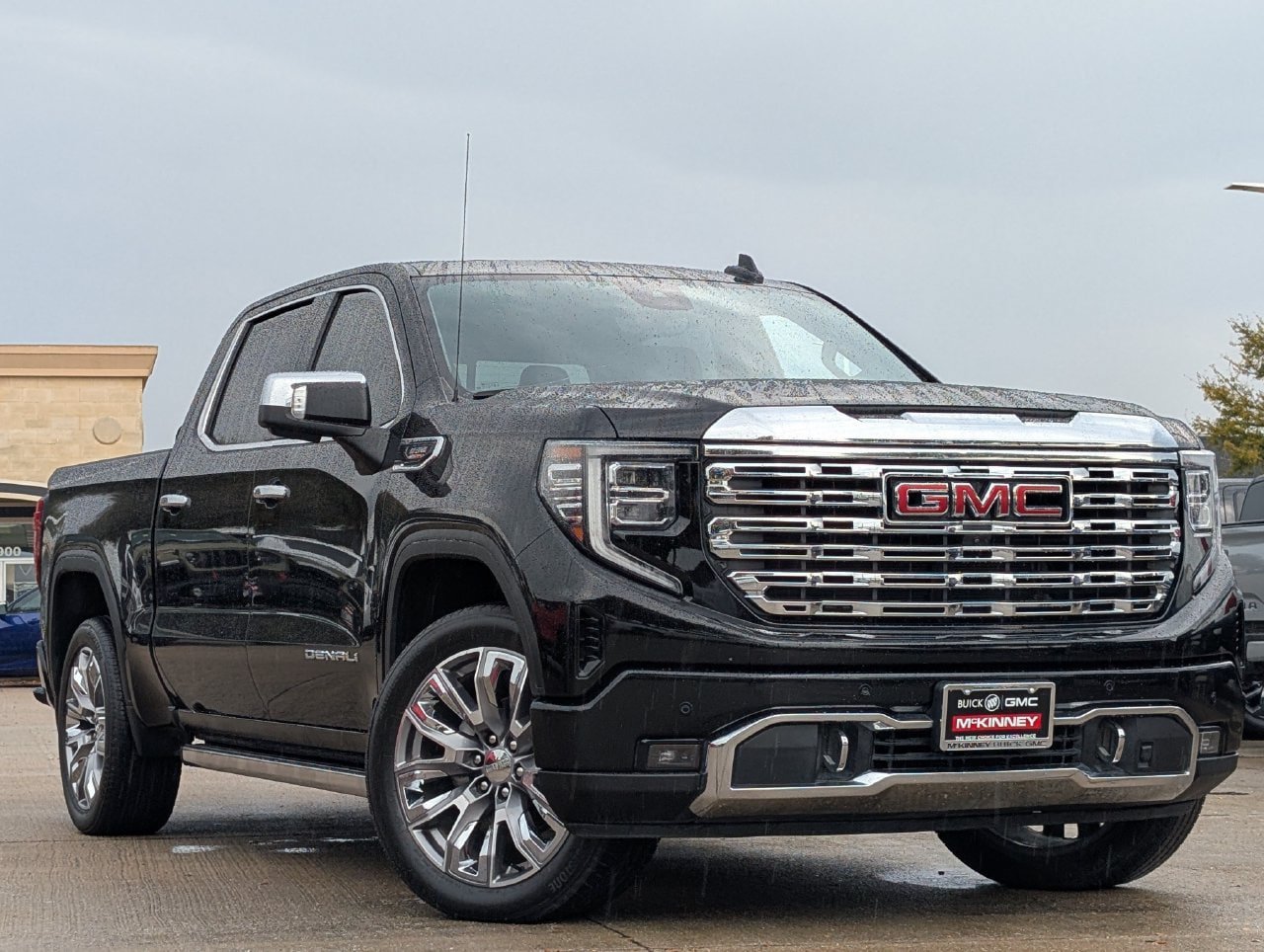 Used 2024 GMC Sierra 1500 Denali AWD/4WD image 2