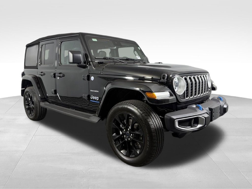 Used 2024 Jeep Wrangler Unlimited Sahara w/ Technology Group AWD/4WD image 5