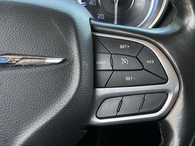 Used 2022 Chrysler 300 Touring w/ Sport Appearance Package RWD image 14