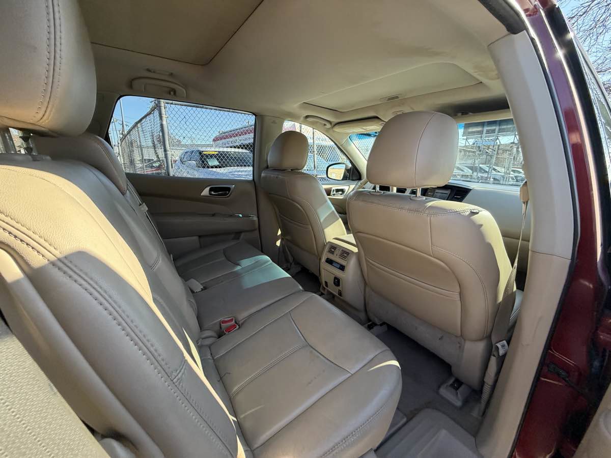 Used 2014 Nissan Pathfinder SL w/ SL Premium Package image 27