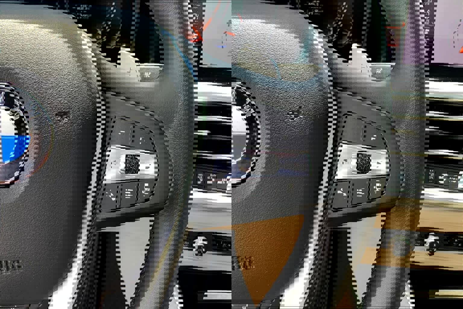 Used 2021 BMW 330i Sedan w/ Premium Package image 43