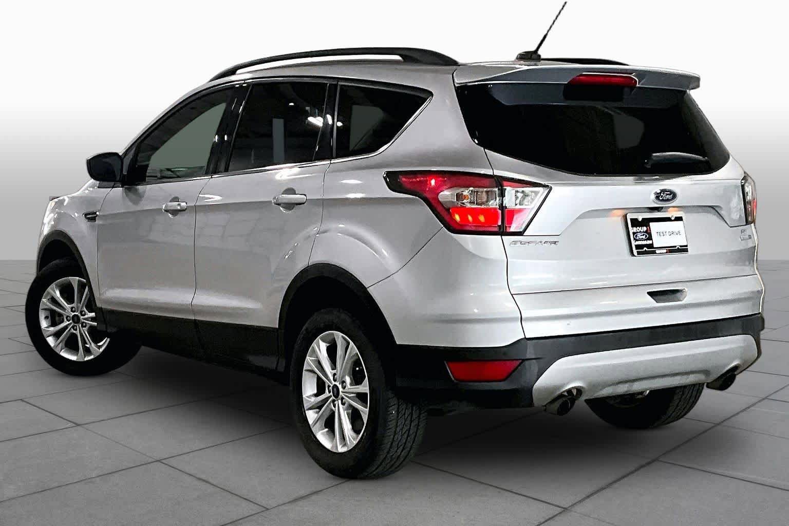 Used 2017 Ford Escape SE w/ Equipment Group 201A AWD/4WD image 12