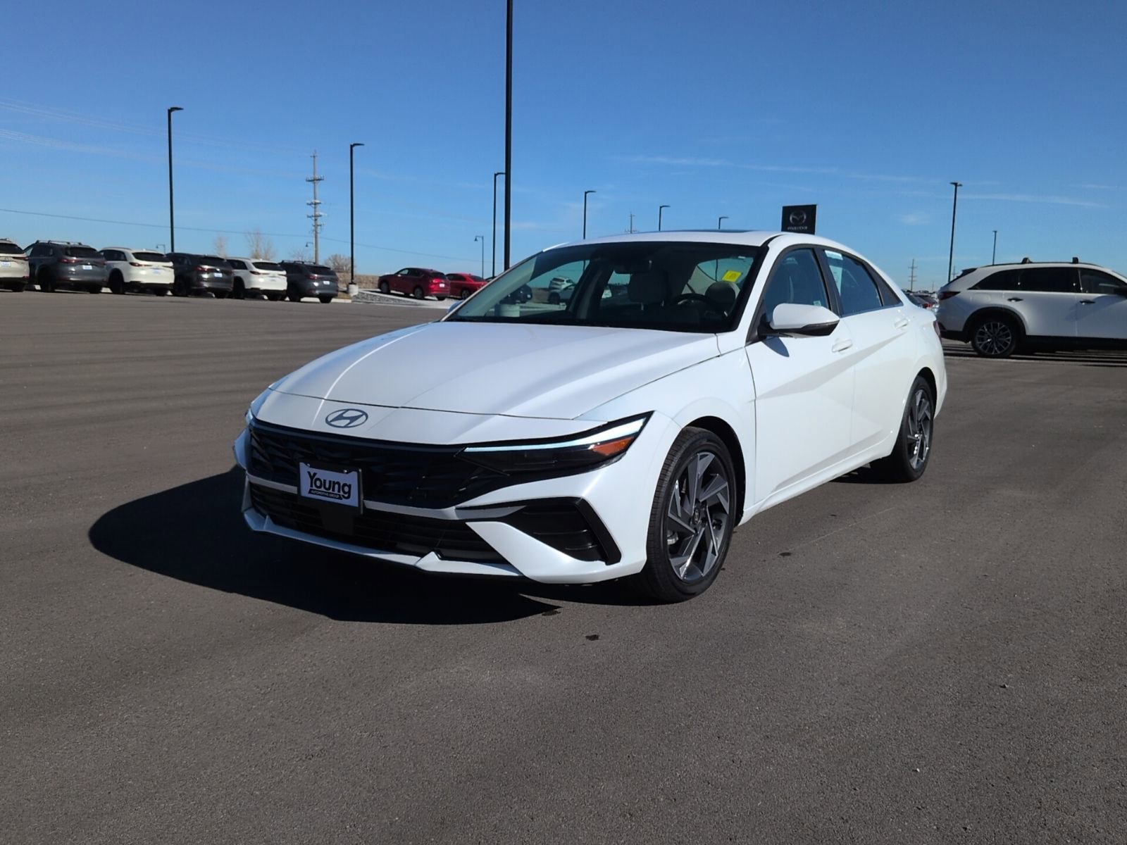 Used 2025 Hyundai Elantra Limited image 3