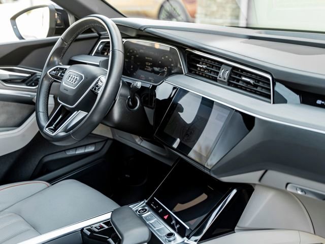 Used 2024 Audi Q8 e-tron Prestige w/ Prestige Package image 33