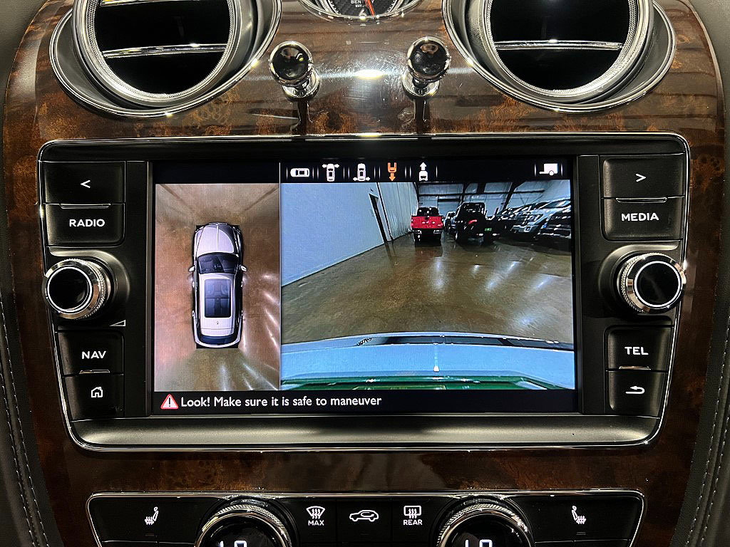Used 2019 Bentley Bentayga image 40