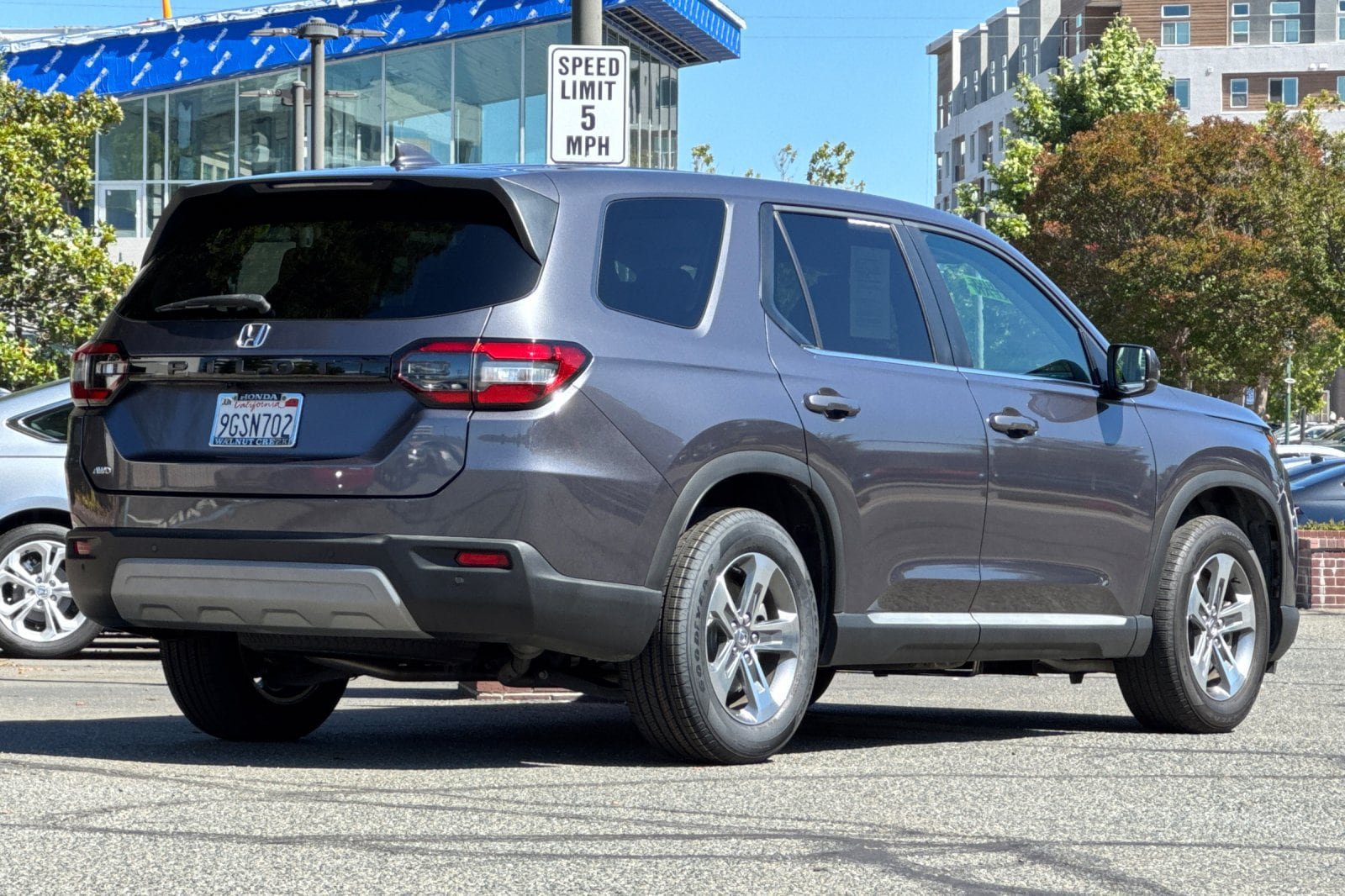 Used 2023 Honda Pilot EX-L image 4