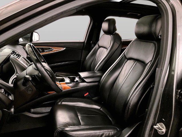 Used 2017 Lincoln MKX Reserve w/ Driver Assistance Package AWD/4WD image 24